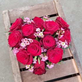 12 Red Rose Heart Hat Box