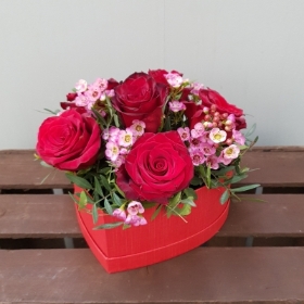 6 Red Rose Heart Hat Box